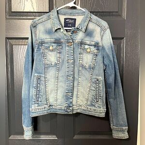 Women’s size L Silver Jeans Denim Jacket